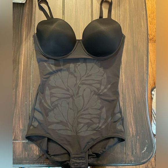 Maidenform Intimates & Sleepwear Maidenform Fullshapewear Bodysuit